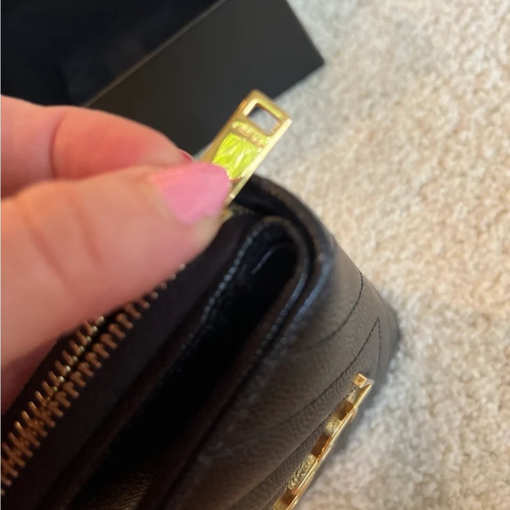 Authentic YSL Saint Laurent Quilted Black Wallet with Gold Monogram - Picture 7 of 8